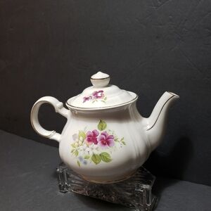 Vintage RARE! SADDLER (England) Purple Wild Violets With Gold Trim Teapot